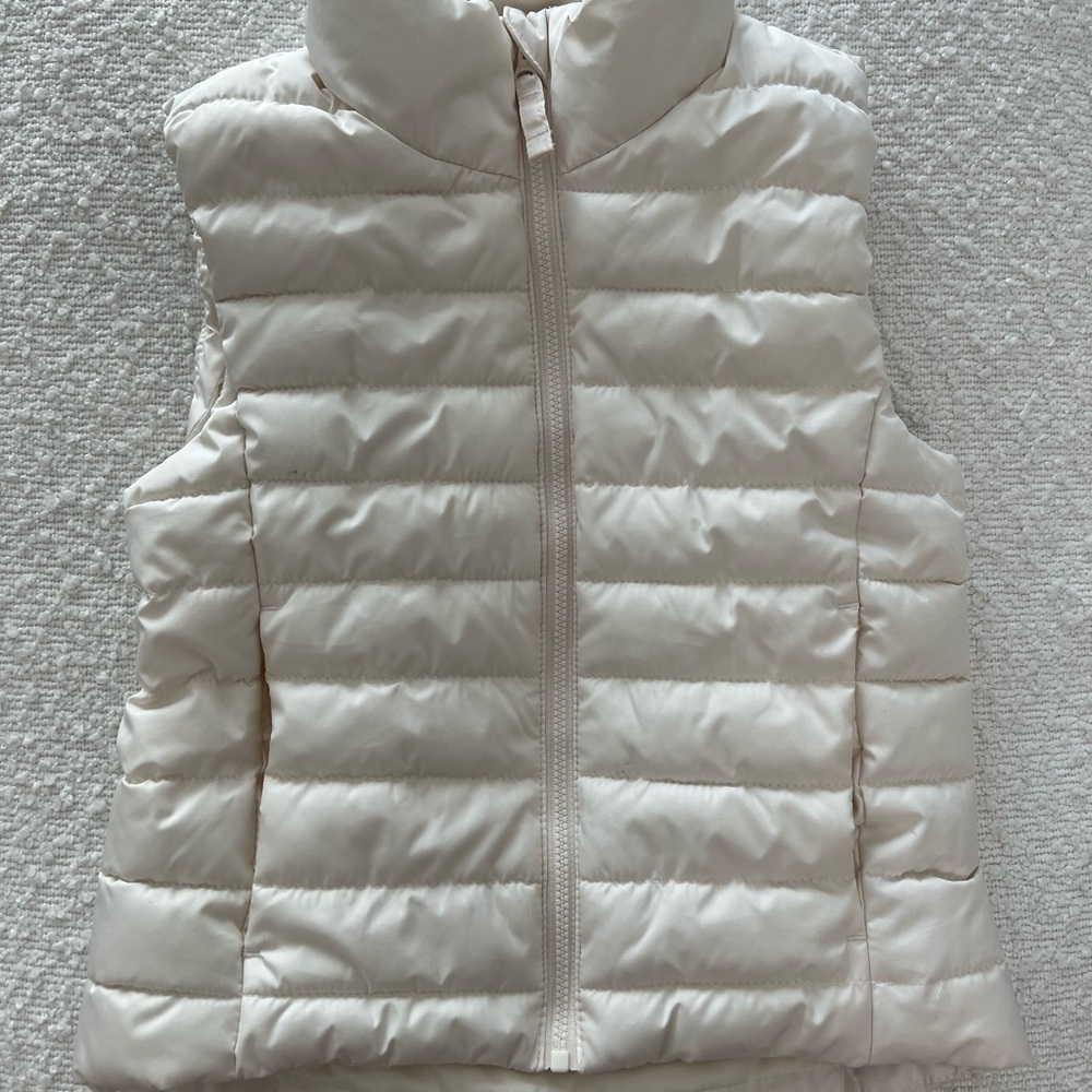 Old Navy Cream Quilted Puffer Vest Size 6-7